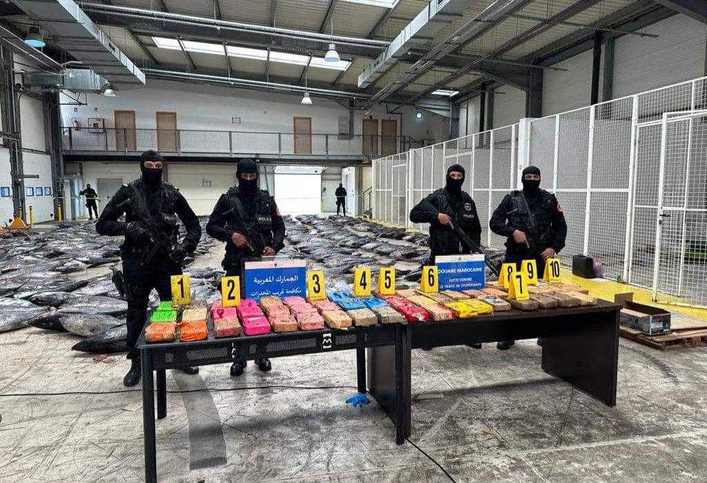 طنجة.. إجهاض عملية للتهريب الدولي للمخدرات القوية وحجز أزيد من طن واحد و488 كلغ من مخدر الكوكايين
