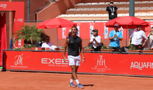 تألق مغربي في جائزة الحسن الثاني للتنس: بناني وباعدي إلى ثمن النهائي