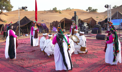 محاميد الغزلان…اليوم الثاني من المهرجان الدولي للرحل يحتفي بالتراث والموسيقى العالمية