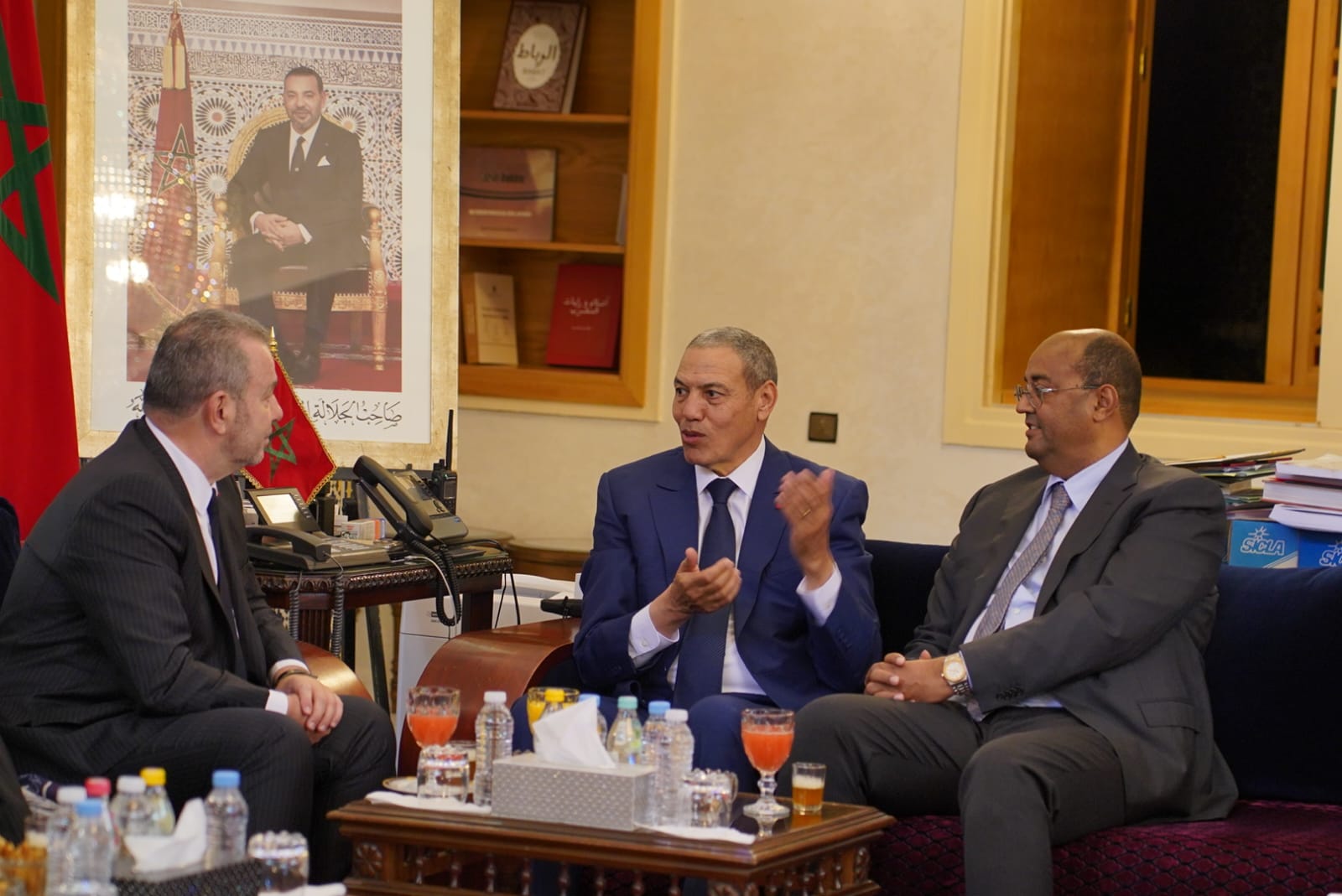 زيارة فرنسية للعيون…دعم التنمية والتعليم بالأقاليم الجنوبية