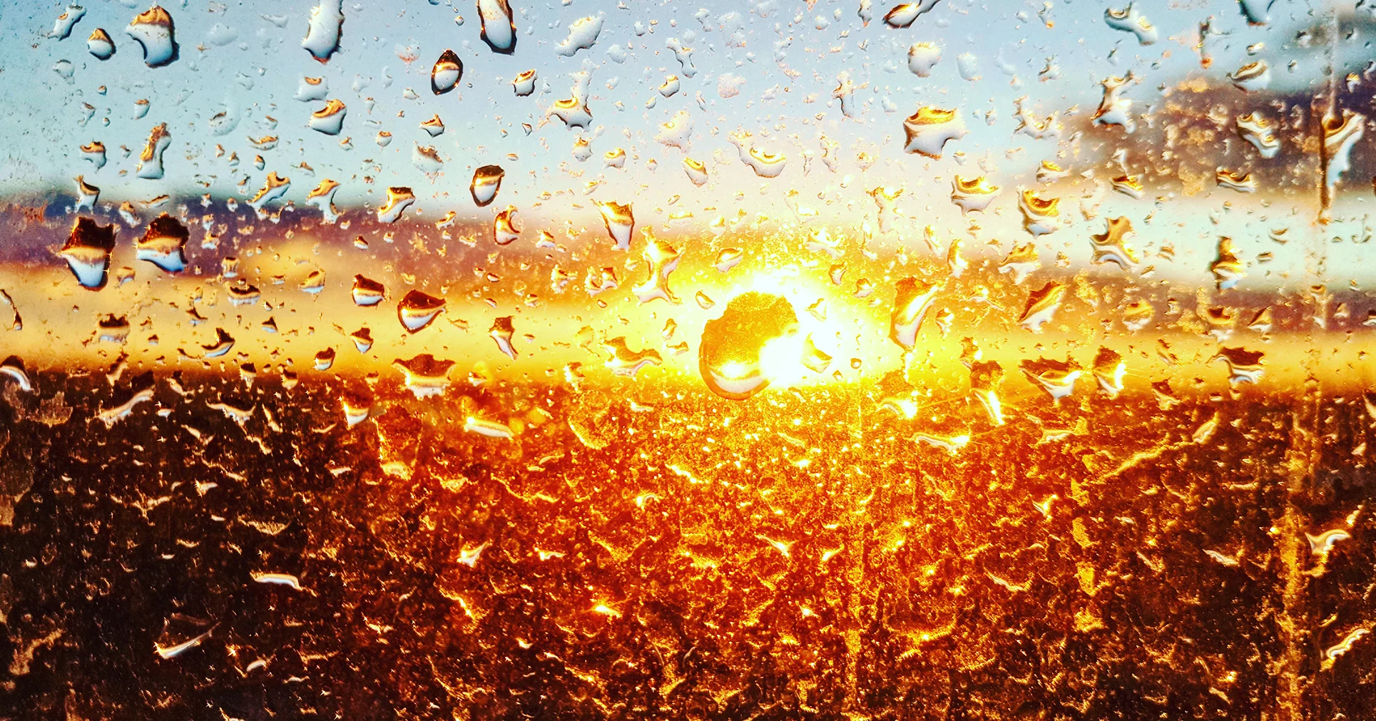 طقس السبت: أجواء حارة وأمطار رعدية متفرقة