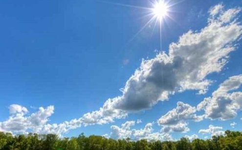 استمرار الطقس الحار اليوم الثلاثاء