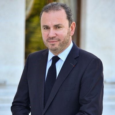 السفير الفرنسي بالمغرب … يعلن عن قرب إفتتاح مركز TLS Contact جديد لتلقي طلبات التاشيرة بمدينة  العيون.