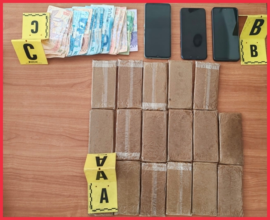 بوجدور.. توقيف شخص في قضية للاشتباه في الاتجار بمخدر الشيرا وحجز كيلوغرام ونصف من المخدرات