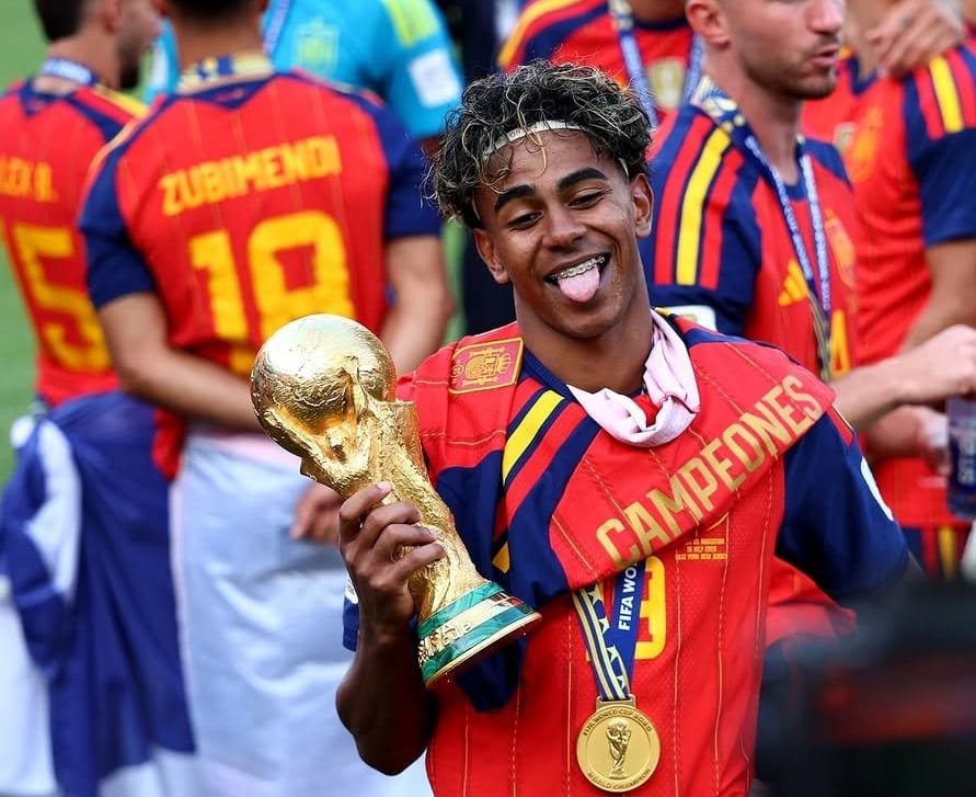 لاروخا تعانق المجد العالمي…إسبانيا  تتوج بلقب كأس العالم 2026 عن جدارة واستحقاق