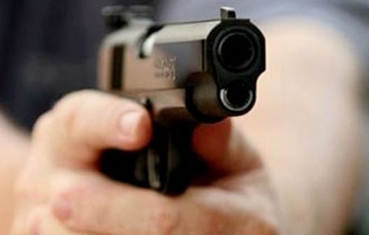 تدخل أمني ينهي تهديد شخص بسلاح أبيض