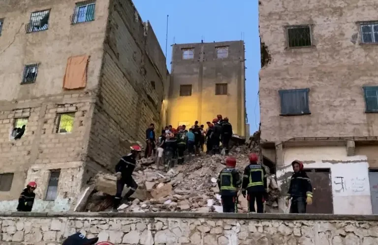 انهيار عمارة بفاس يخلف 15 قتيلاً