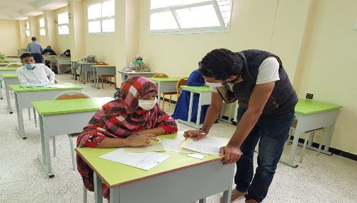 450 طالبا بجامعة القاضي عياض يجتازون امتحاناتهم المؤجلة من الإجازة الأساسية بمركز القرب بالعيون