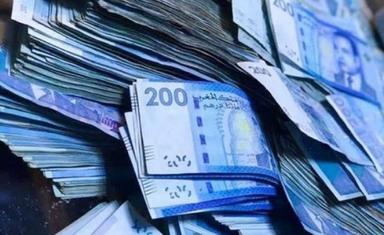 ارتفاع ودائع البنوك إلى 1376 مليار درهم
