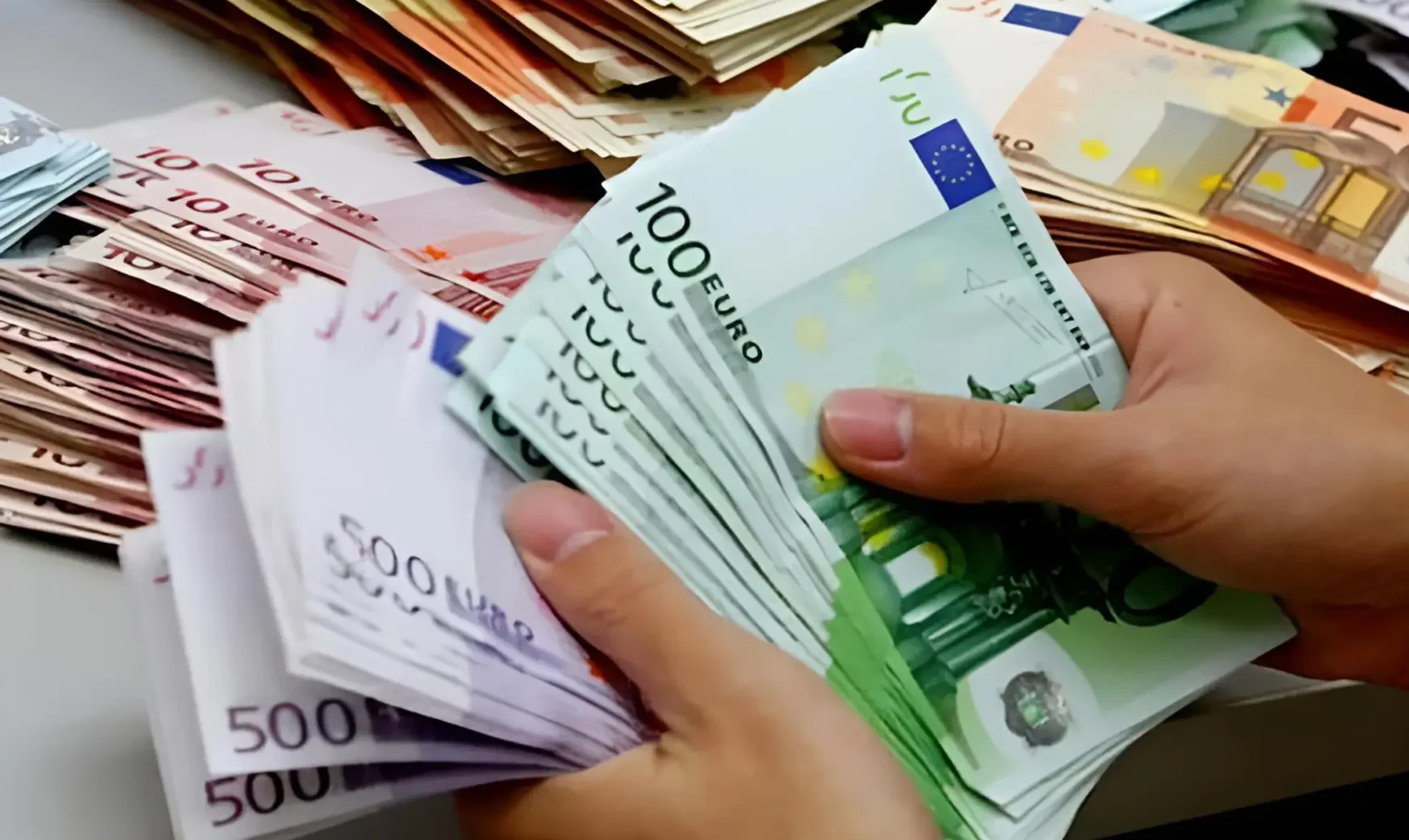 فرنسا تتصدر تحويلات المغاربة بالخارج
