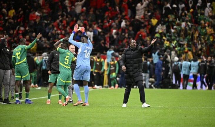 “فيفا” يناقش تشديد العقوبات لضبط الانضباط