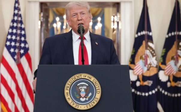 ترامب يعلن فتح مضيق هرمز