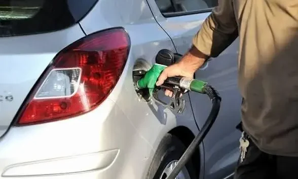 تراجع أسعار النفط عالميا … يعزز آمال انخفاض المحروقات بالمغرب