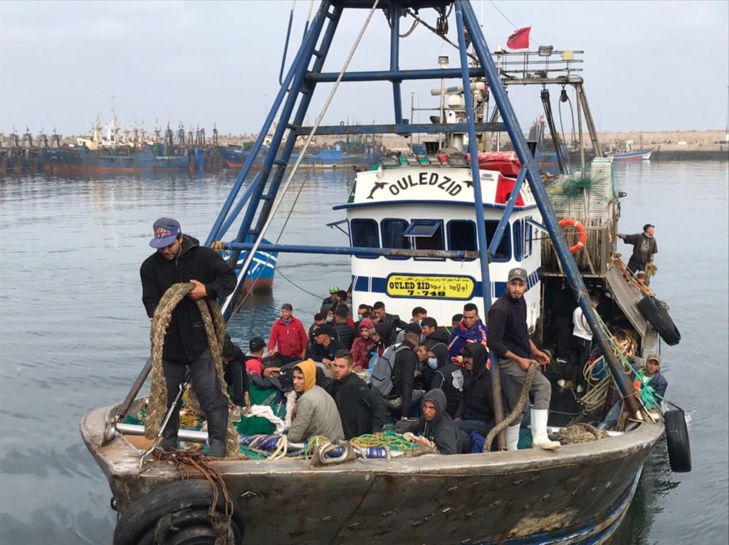 طانطان.. إنقاد 58 مرشحا للهجرة السرية بينهم سيدة وقاصر