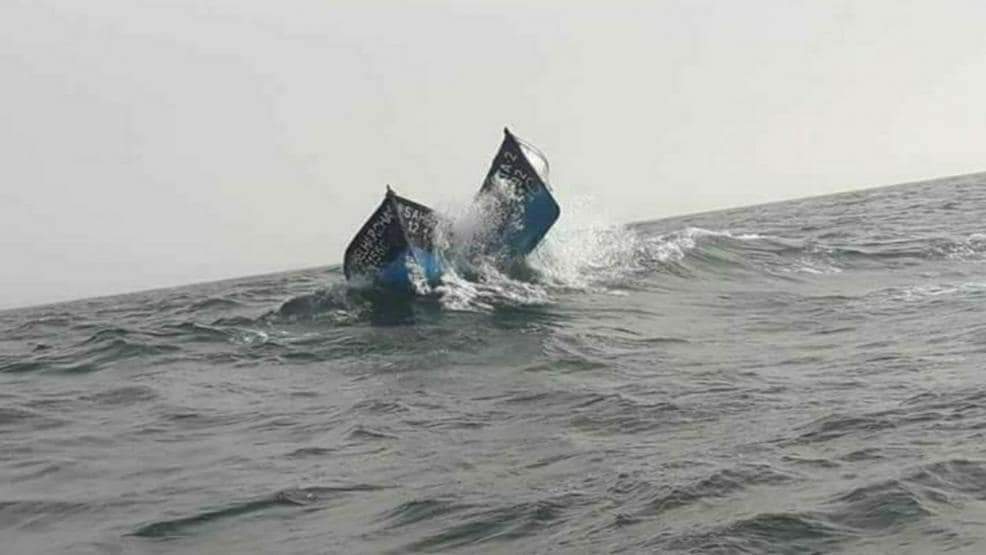 الداخلة غرق قارب صيد تقليدي وأربعة بحارة في عداد المفقودي