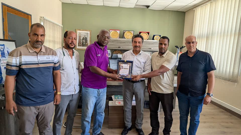 الاتحاد التربوي بجهة العيون يكرّم المدير الجهوي لوزارة الشباب والثقافة والتواصل بجهة طنجة تطوان الحسيمة