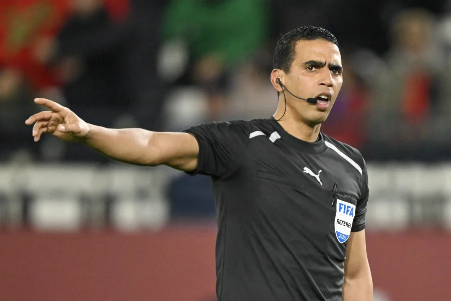 جلال جيد على أعتاب كتابة التاريخ.. الحكم المغربي مرشح لإدارة نهائي كأس العالم 2026