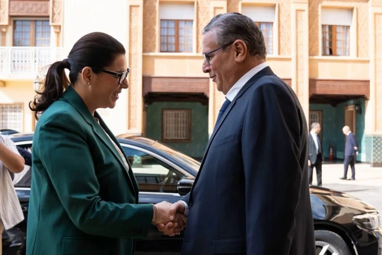 المنصوري تتسلم مهام رئاسة الحكومة من أخنوش
