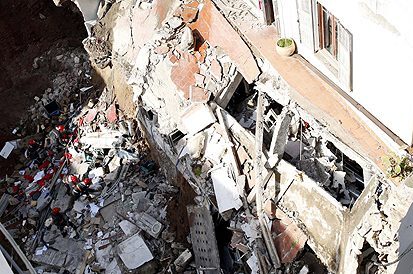 الدار البيضاء..انھیار سقف فران تقلیدي يتسبب في وفاة شخص و إصابة أربعة آخرين بجروح متفاوتة الخطورة  