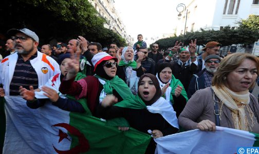 الجزائريون يخرجون مجددا إلى الشوارع للتنديد بالقمع والمطالبة برحيل النظام
