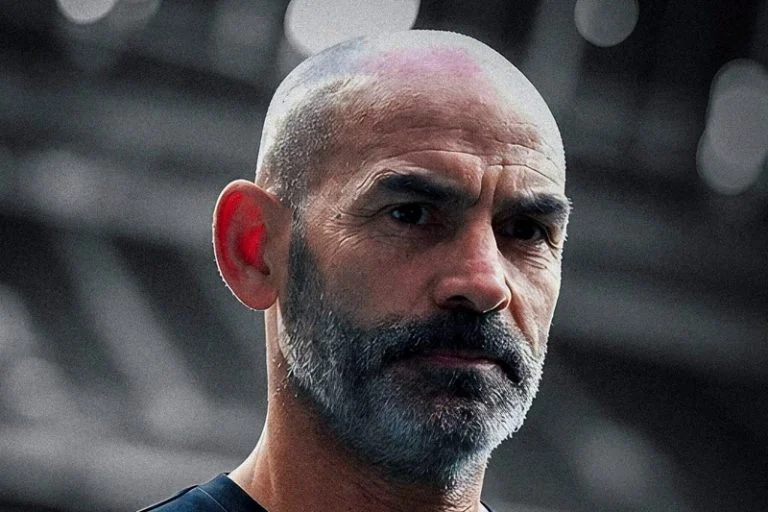 الرجاء يتعاقد مع الإسباني باكو خيميز
