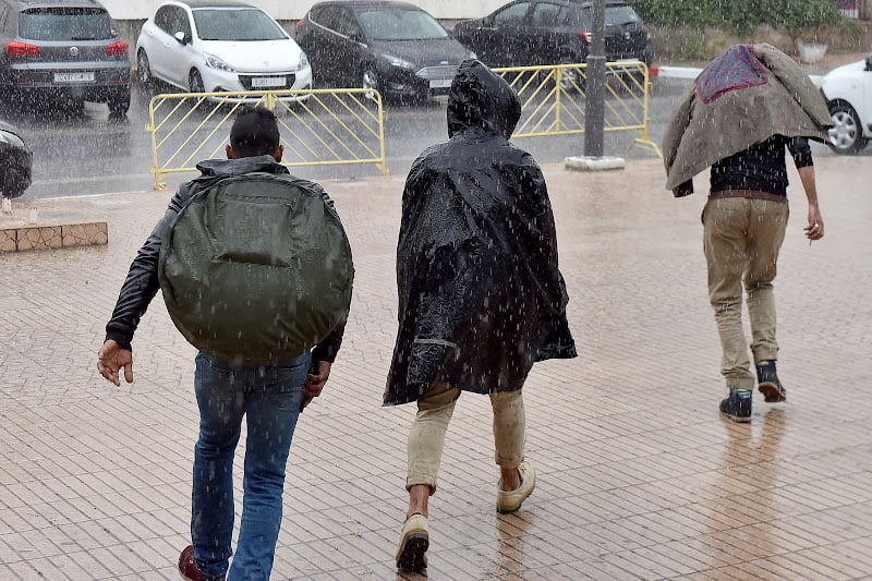 نشرة برتقالية.. أمطار رعدية بعدد من الأقاليم