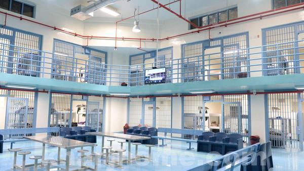 إدارة السجون تمنح تراخيص استثنائية للسجناء بمناسبة عيد المولد النبوي.