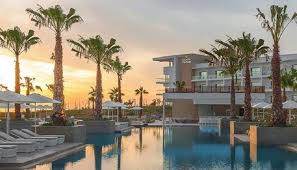 أكادير :التوقيع على اتفاقية شراكة للنهوض بالنشاط السياحي في محطة تغازوت